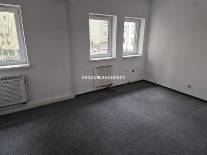 204m2 w biurowcu,ok. Mogilskiej,super cena 45zł/m2