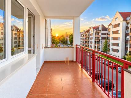 DUŻA KAWALERKA BALKON, LOGGIA PIWNICA