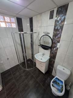 Dwustronne, ciche i bardzo ustawne 3 pokoje na parterze