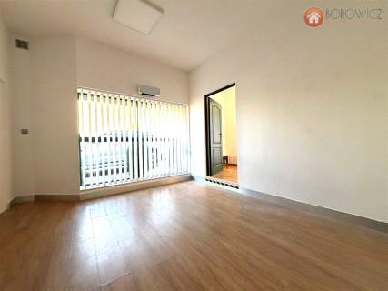 Lokal 71,5 m2, parking i klimatyzacja, parter