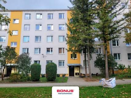 Wrotków- 2 pokojowe mieszkanie z balkonem, piwnicą, parkingiem