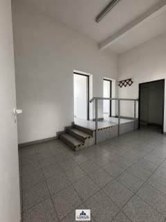 Hala produkcyjno-magazynowa 1424 m2 rampa biuro