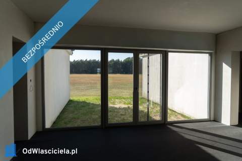 Dom parterowy 235 m2, 2 garaże, działka 2.500m2