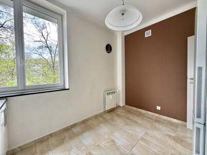 Bezpośrednio mieszkanie 34 m2, pokój z oddzielną widną kuchn