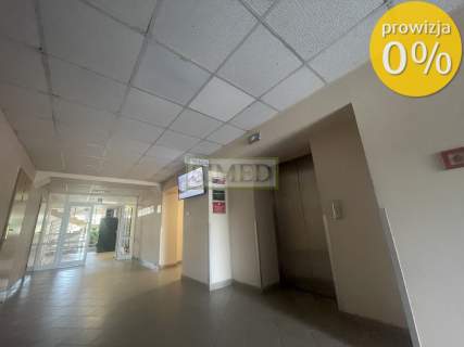 Ochrona , monitoring, parking,dostep24h. Niska cena ,dobry standard...