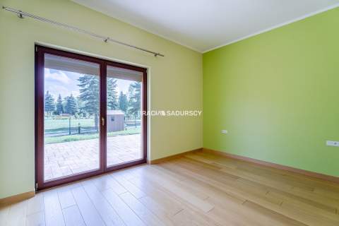 dom parterowy w lesie, działka 22ar Niepołomice