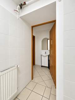 Tuż przy DK 81, duże witryny, 72m2