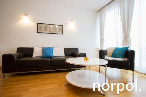 Angel Plaza Apartament 48 m z widokiem na ogród komórka, mi