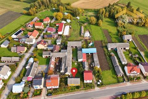 Siedlisko z zabudowaniami i działką nad rzeką Spokojna okolica