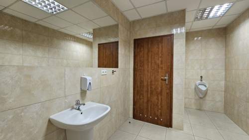 Nowoczesny biurowiec na wynajem 430 m2