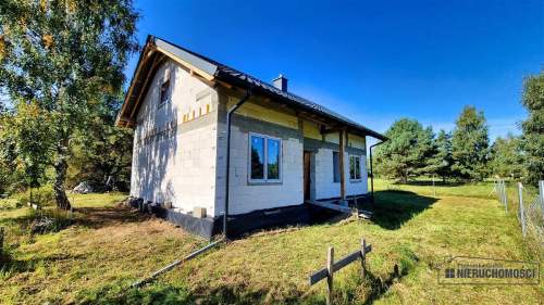 Dom blisko jeziora Dołgie działka 1163 m2.