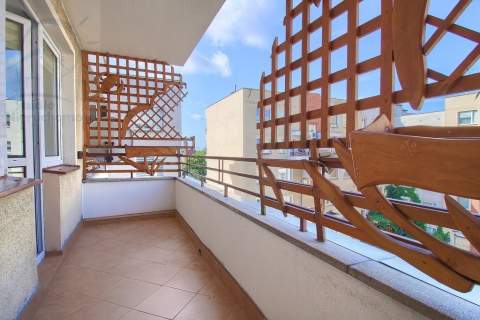 odświeżone, duży balkon, blisko centrum
