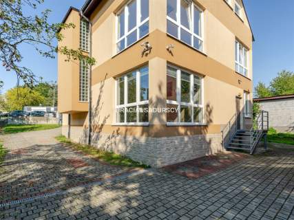 Budynek usługowy i hala 465 m - Kraków