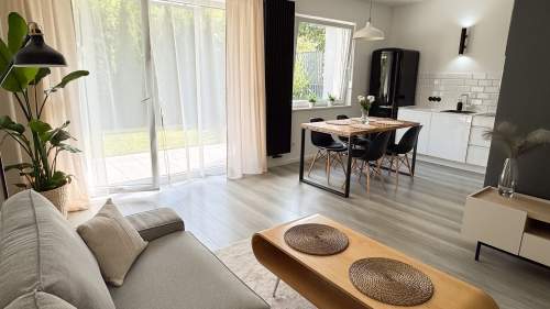 2 pokoje z dużym ogrodem 50 m2 koło Malty, garaż i komórka