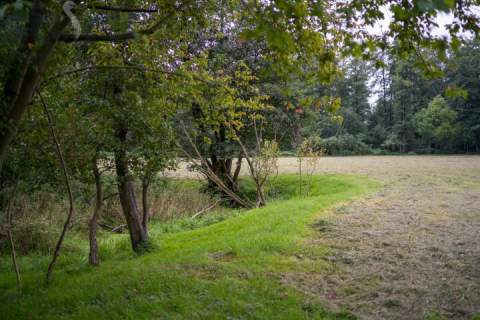 Prywatny park z możliwościa zabudowy/9400m/dostęp do rzeki Zw