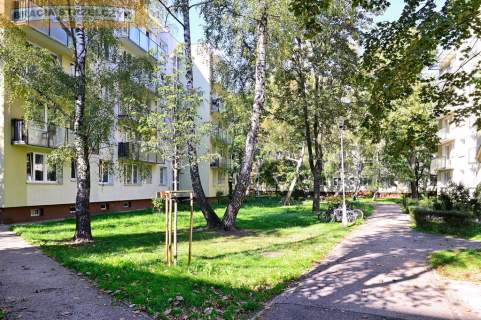 Saska Kępa dwupokojowe, kuchnia, balkon sprzedam