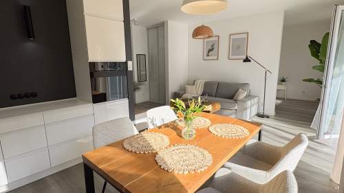 2 pokoje z dużym ogrodem 50 m2 koło Malty, garaż i komórka