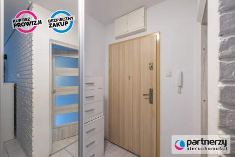2 pok, Młoda Morena z miejscem w hali i komórką