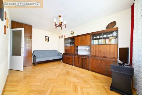 Saska Kępa dwupokojowe, kuchnia, balkon sprzedam