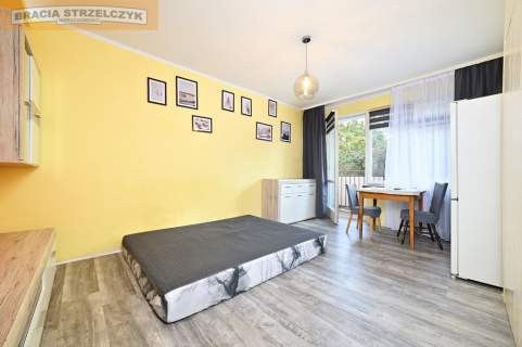 Kawalerka z dużą loggią na Starej Ochocie idealna na start...