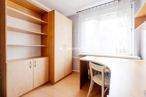 3 pok/ osobna kuchnia/ balkon- ul. Stojałowskiego.