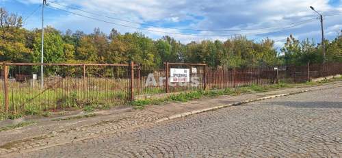 działka usługowa z pozwleniem na budowę
