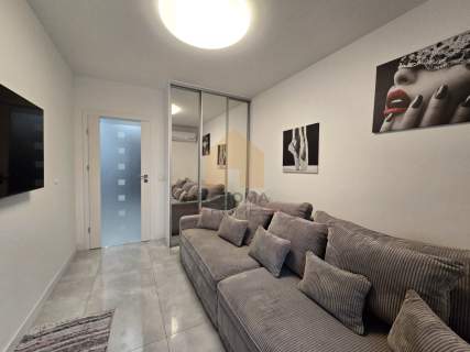 Prowizja 0% 3 pokoje, taras, balkon, 2 garaże