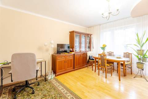 2 POKOJE 52 m2 II PIĘTRO OS. SIKORSKIEGO