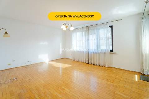 Mieszkanie do remontu 5 pok Balkon