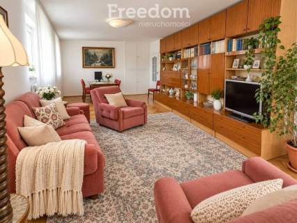 3-pokojowe mieszkanie 67,70 m w centrum Ciechanowa z dwoma balkonami