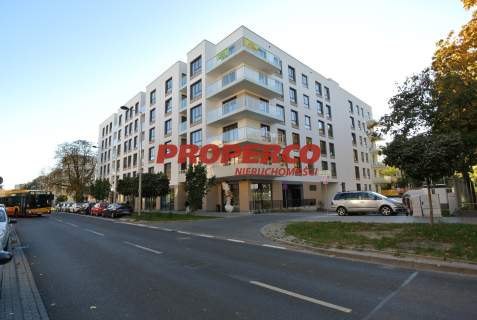 Lokal 81m2, front, Wola, metro Ks. Janusza