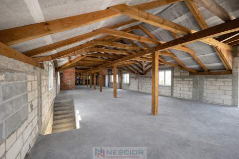 Budynek usługowy z potencjałem Mokobody 746m2