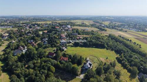 Brzozówka, gm. Zielonki 1,1ha media