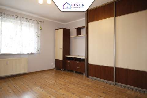 2 pokoje na parterze z ogrodem i garażem. Niski czynsz 