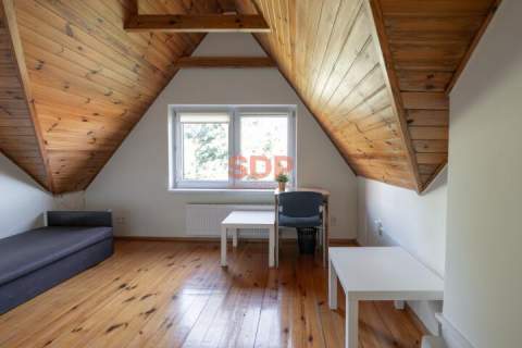 BLIŹNIAK, 258 m2, 7 sypialni, działka 287 m2, r. 2003