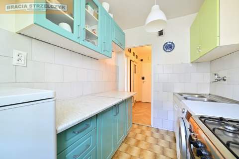 Saska Kępa dwupokojowe, kuchnia, balkon sprzedam