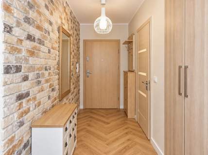Junony 46, 2 pokoje z miejscem w garażu, 53m2