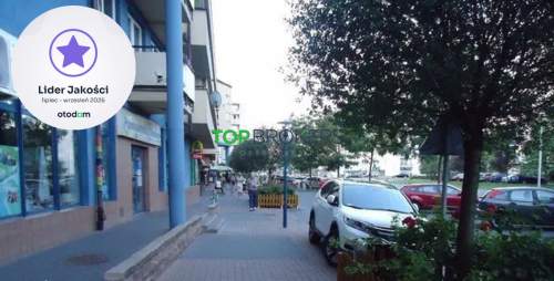Lokal z witrynami w ruchliwej lokalizacji