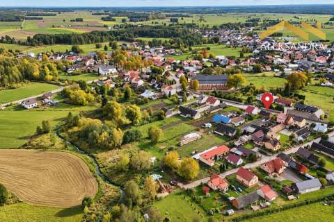 Siedlisko z zabudowaniami i działką nad rzeką Spokojna okolica