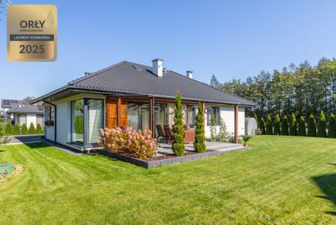 Nowoczesny dom z ogrodem