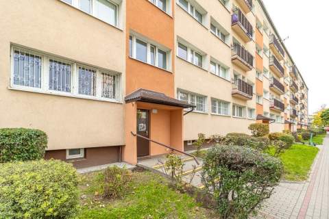Lutomierska 2 pokoje po remoncie z balkonem