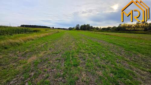Sześć działek pod zabudowę   od 8 do 15 ar, blisko