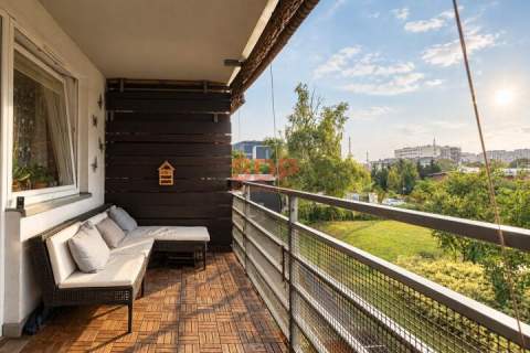 Wygodna przestrzeń dla pary 2 pok. balkon kom.