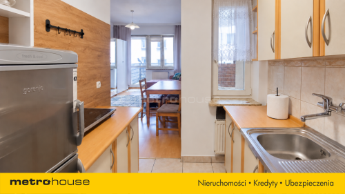 Kawalerka 26 m , balkon, garaż, kuchnia z oknem