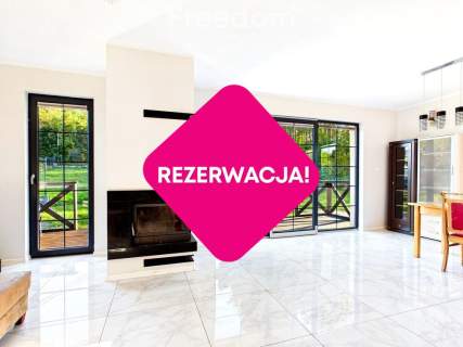 Dom z garażem i tarasem w Nowej Wsi