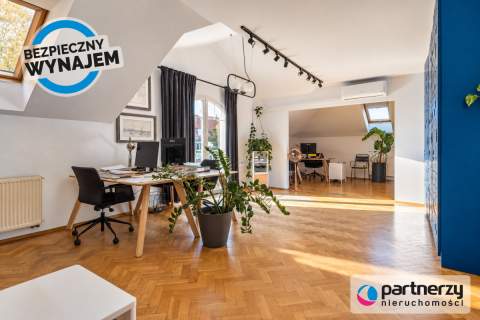 135m2 3 miejsca parkingowe, klimatyzacja,2 balkony