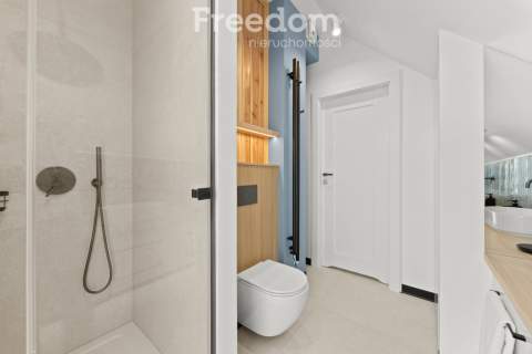 Nowoczesny całoroczny dom z basenem, sauną i jacuzzi w sercu...