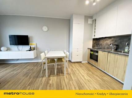 2 pokoje, dobra komunikacja, balkon, parking