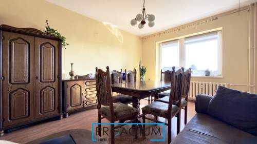 55 m2, 3 pokoje, 1 piętro, balkon 12 m2, cegła