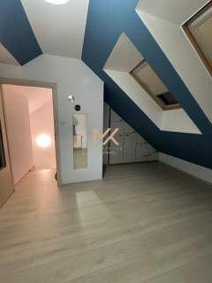Dwupoziomowe mieszkanie 4 pokojowe/ Garaż w cenie najmu/